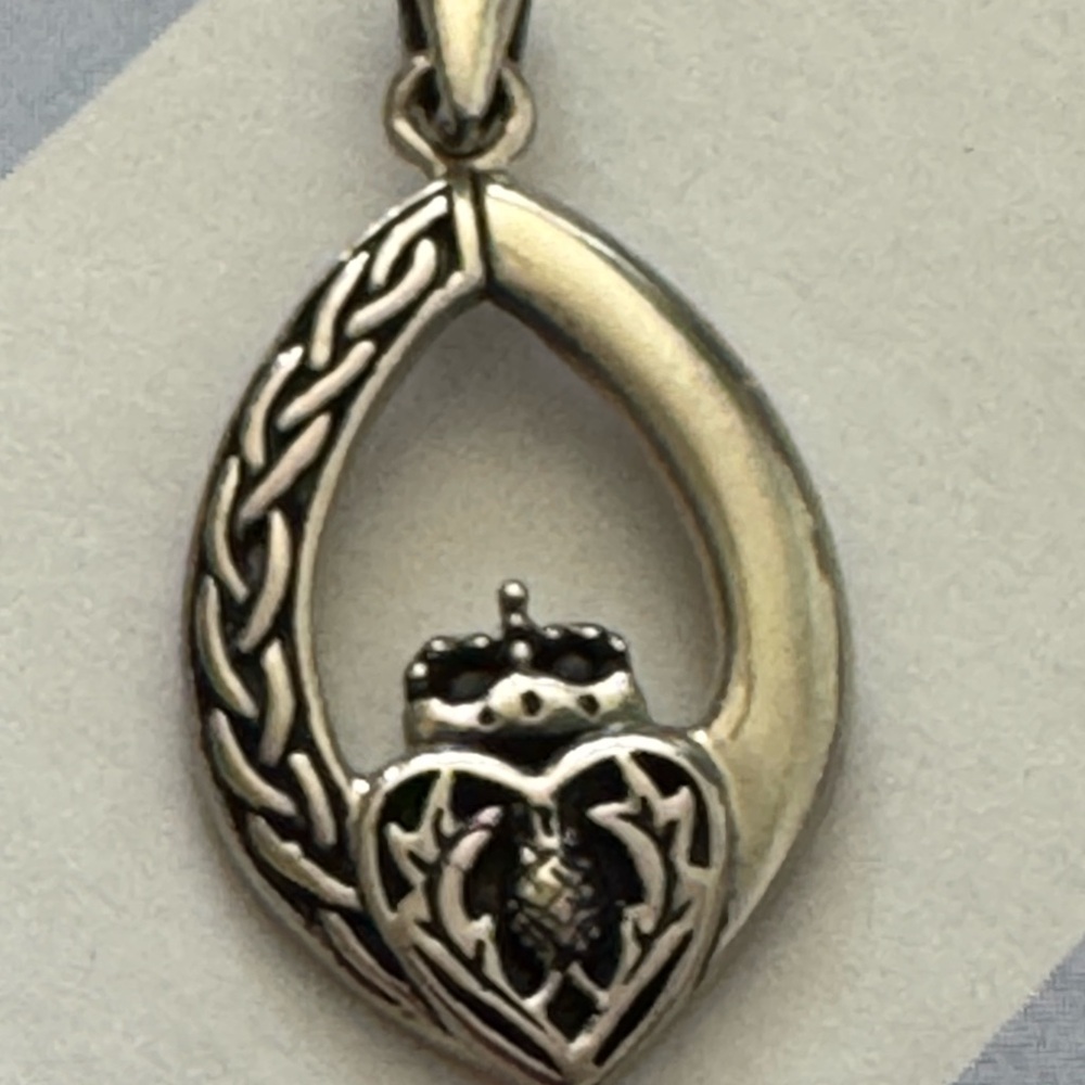Celtic knot Claddagh Silver Pendant